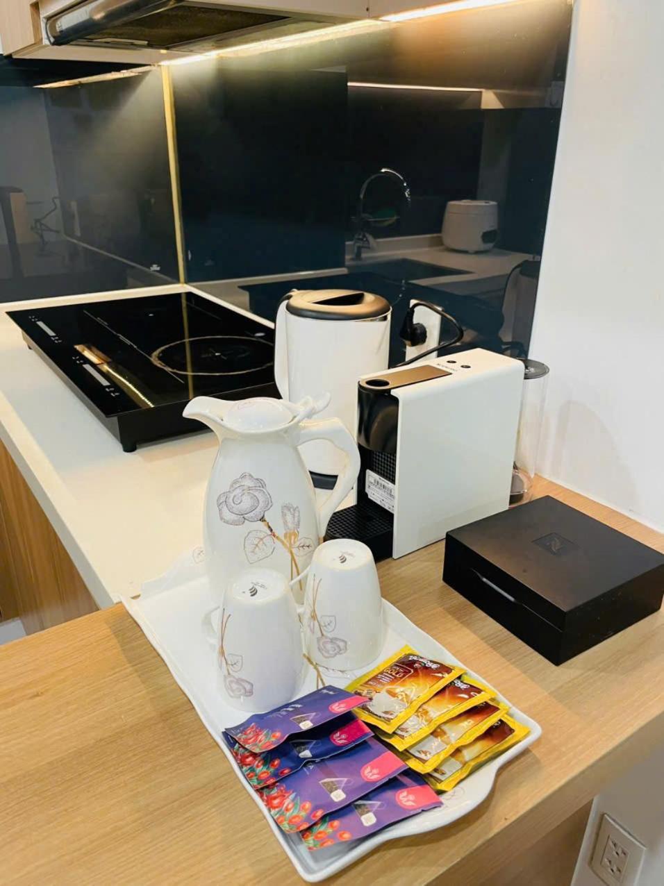 Căn hộ 1br Republic Plaza, 5 Min From Tan Son Nhat Airport *